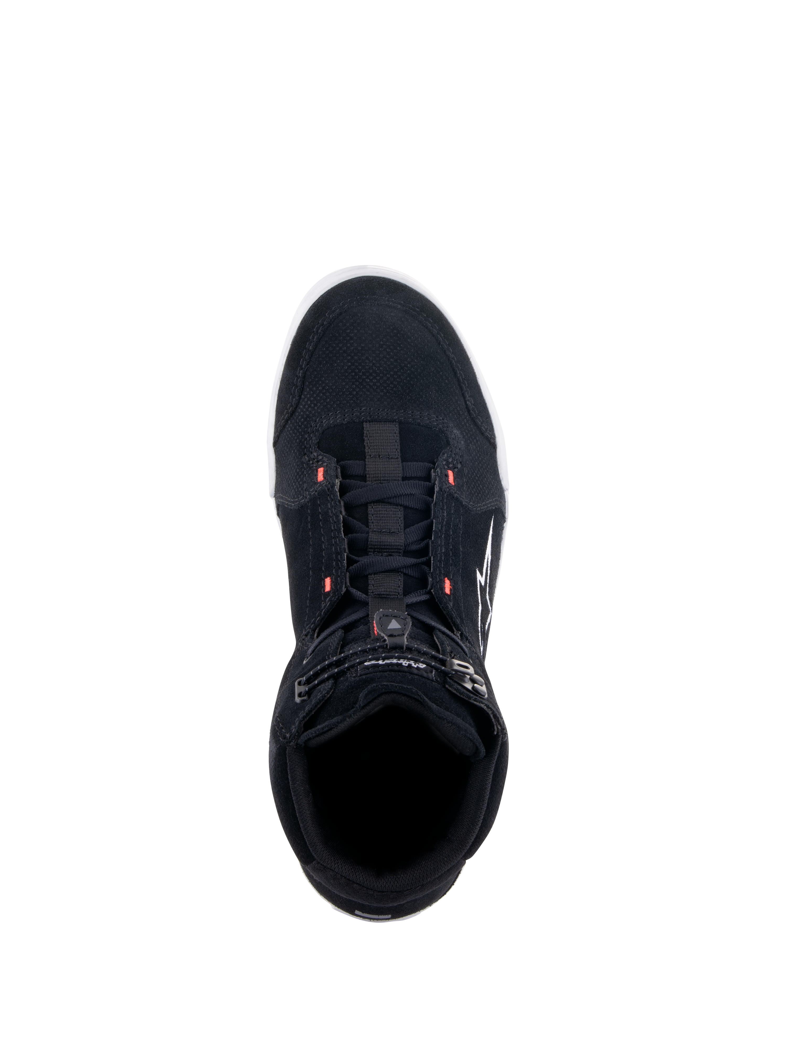 Alpinestars Chrome Shoes, zapatos de moto negros, vista superior que muestra la parte superior de ante dividido con detalles en rojo flúor, estilo urbano casual con un cierre elástico en la parte superior y logotipo blanco en el lateral.