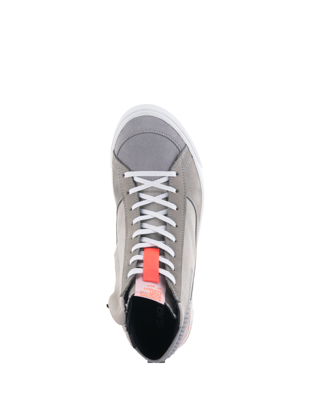 Alpinestars Stated Shoes, zapatillas para moto en gris claro, vista superior con cordones blancos y un tirador rojo flúor brillante, estilo urbano con materiales de gamuza y nobuk, borde de la suela vulcanizada en blanco