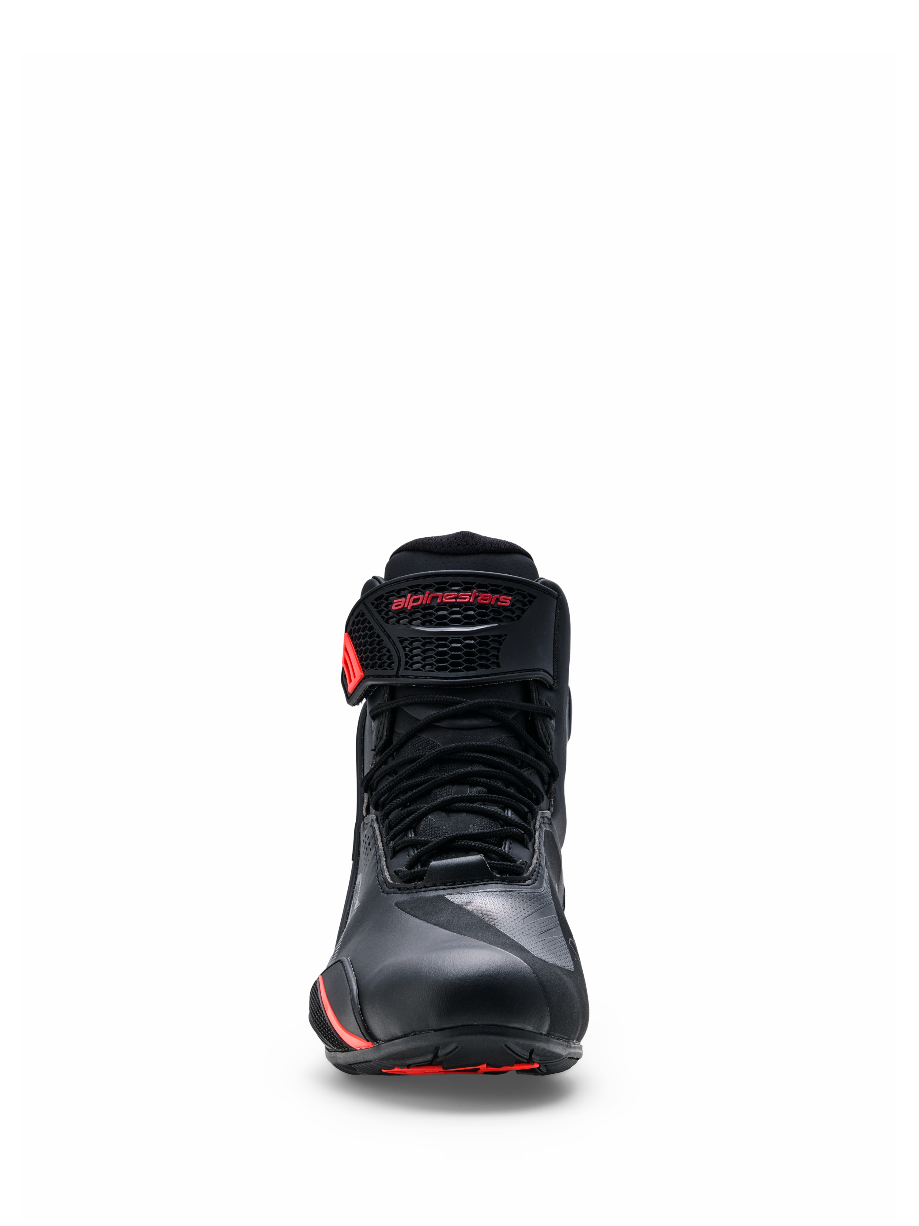 Alpinestars Faster-4 Drystar® Shoes, negros con detalles en Rojo Rio y Rojo Fluo, vista frontal que muestra el cierre de cordones y la correa de tobillo de gancho y bucle con marca en rojo, calzado impermeable para motociclistas con puntera reforzada y diseño deportivo