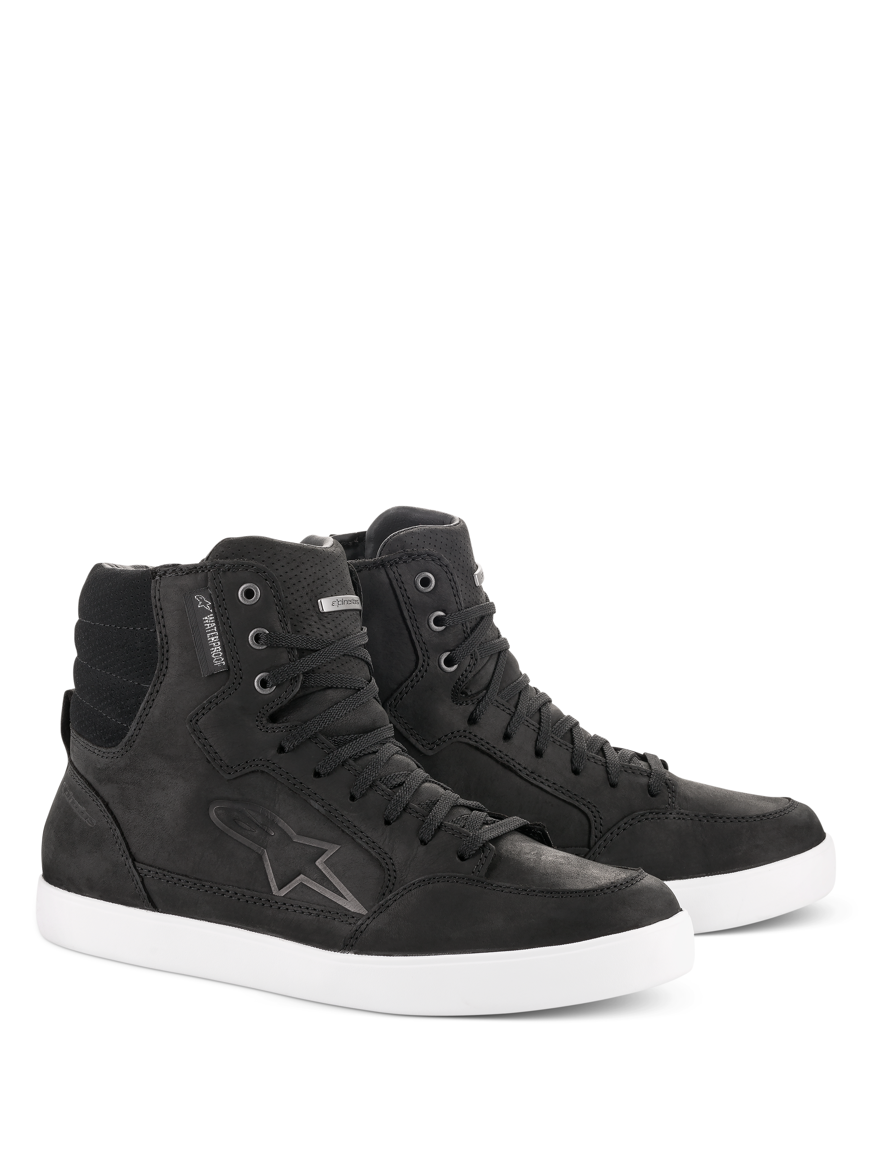 Zapato Impermeable Alpinestars J-6, calzado para moto, negro y blanco, diseño de zapatilla de caña alta, cuero de primera calidad con cierre de cordones, suela de goma blanca, con el logotipo Astar y etiqueta waterproof, estilo urbano casual para conducción en carretera