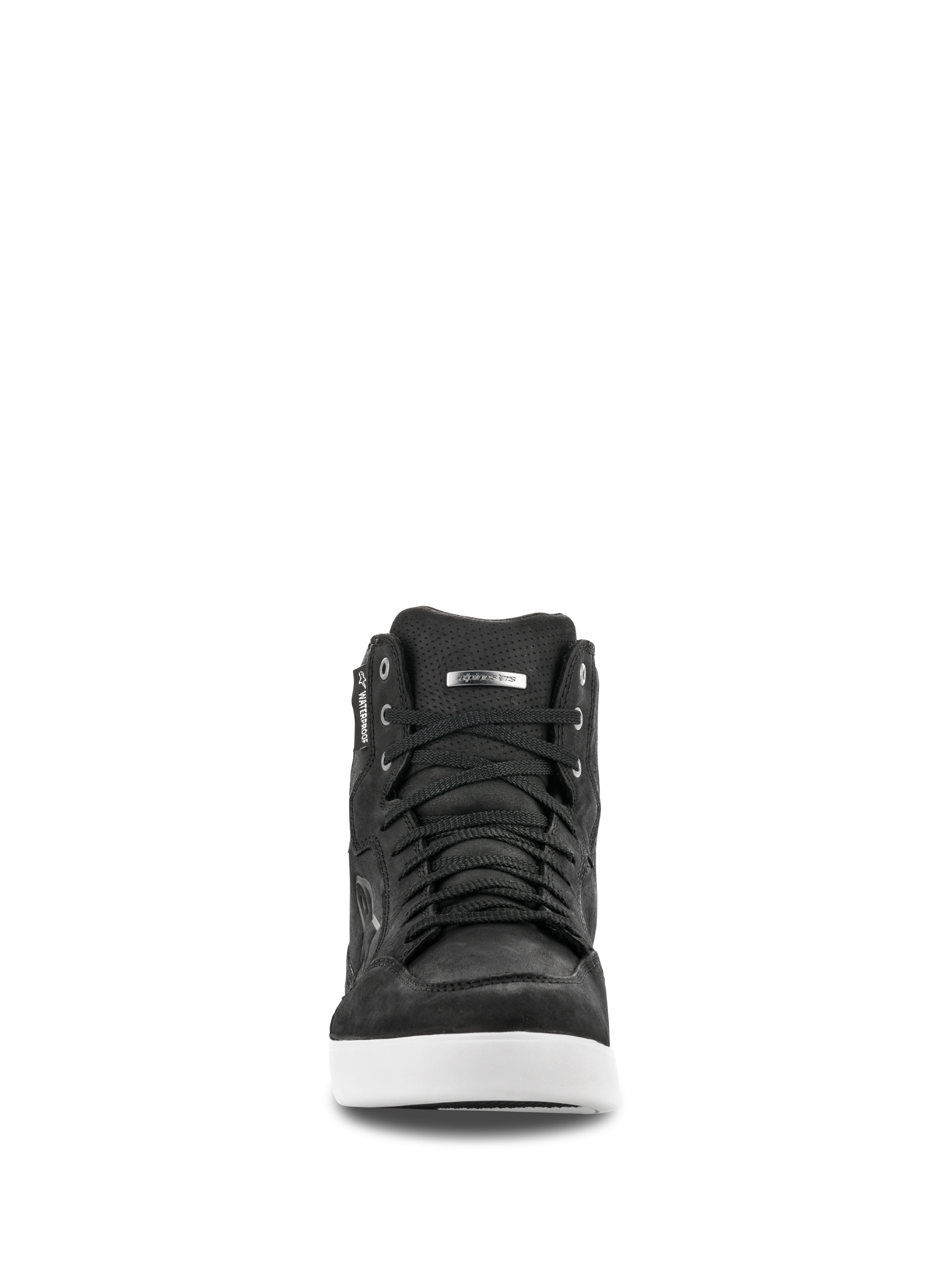 Zapato Alpinestars J-6 Waterproof, vista frontal, zapato de conducción de cuero negro con suela blanca, diseño estilo zapatilla con cordones negros, con etiqueta de impermeabilidad y detalle de logotipo plateado, calzado urbano para motociclismo