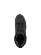 Alpinestars J-6 Waterproof Shoe, Negro y Blanco, vista aérea de bota de moto estilo zapatilla deportiva, confección en cuero negro premium con cordones a juego y detalle de suela blanca, calzado de conducción urbana