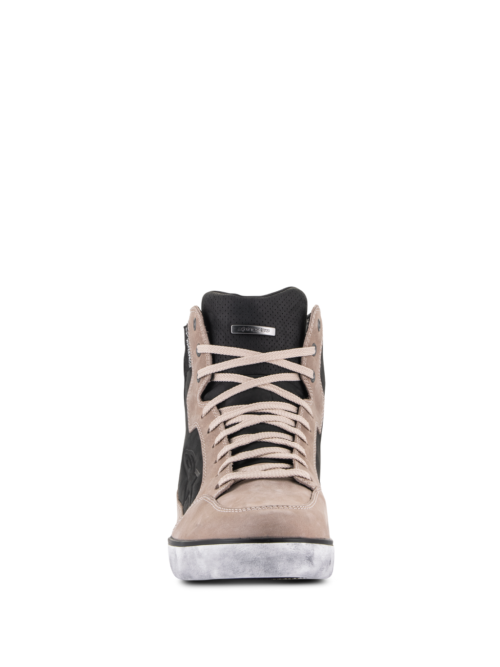 Zapato impermeable Alpinestars J-6 en Black Flint White, vista frontal, zapato de moto estilo zapatilla en cuero premium con cordones color canela, lengüeta negra perforada y suela blanca con efecto desgastado.