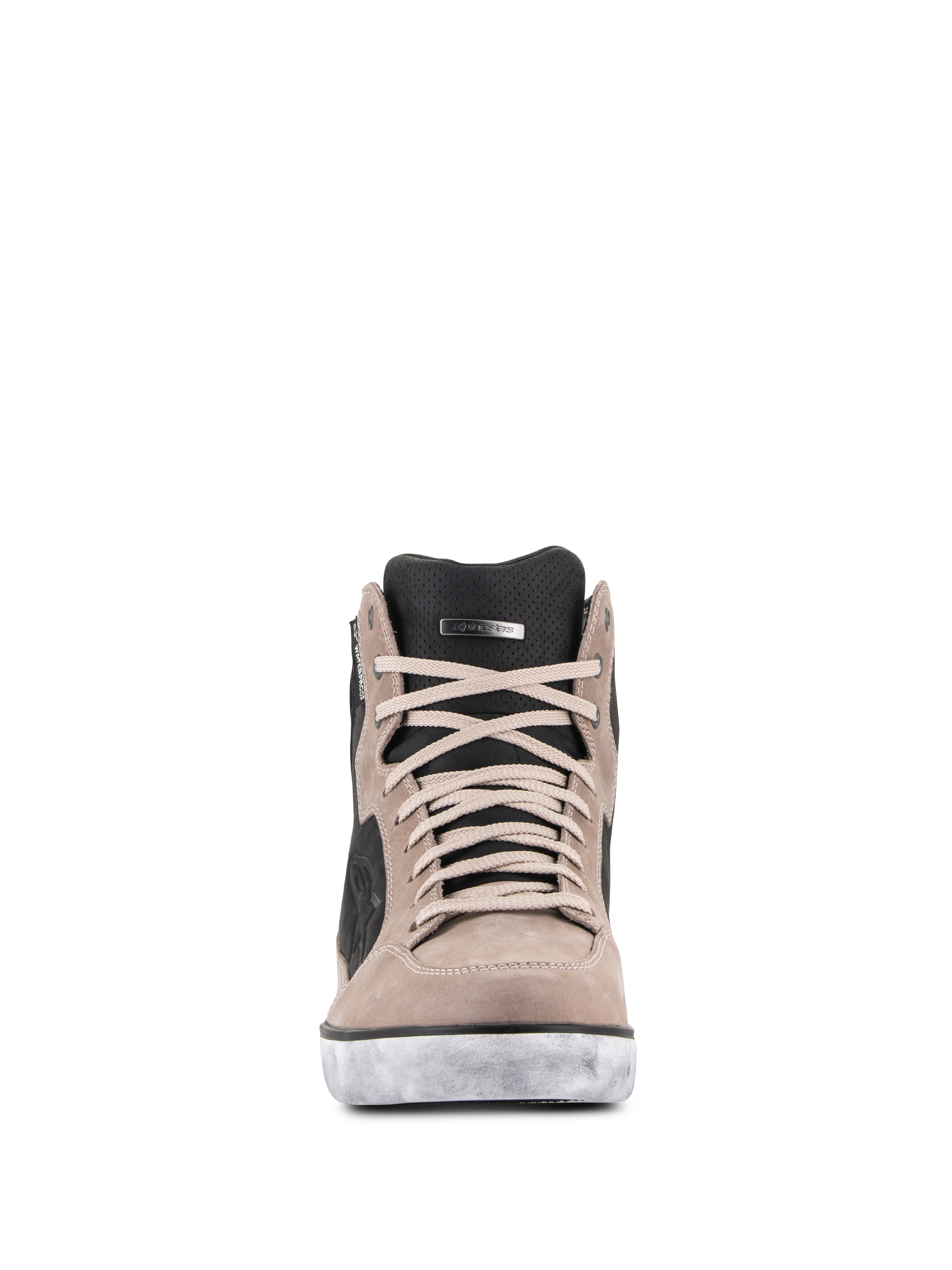 Zapato impermeable Alpinestars J-6 en Black Flint White, vista frontal, zapato de moto estilo zapatilla en cuero premium con cordones color canela, lengüeta negra perforada y suela blanca con efecto desgastado.