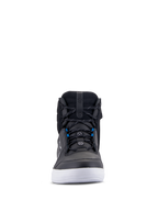 Zapatos Alpinestars Chrome Drystar®, zapatos de moto urbanos, negros, blancos y azules, vista frontal que muestra la parte superior de cuero negro, suela blanca, detalles azules en los cordones, diseño casual de caña alta para conducción urbana