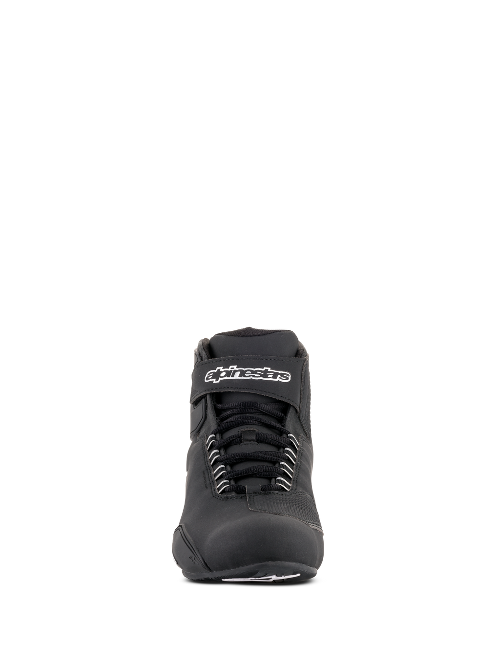 Alpinestars Sektor Waterproof Shoes, calzado de moto negro, vista frontal con cordones negros y correa de velcro en el tobillo con el logo de Alpinestars en blanco, diseño elegante en microfibra para un rendimiento óptimo en moto bajo cualquier clima