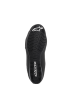 Alpinestars Sektor Waterproof Shoes, negro, vista inferior de la suela de compuesto de caucho, con un patrón de dibujo especializado para la evacuación de agua y el agarre, con el logotipo de la estrella blanca y la marca Alpinestars.