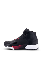 Alpinestars CR-X Women's Drystar® Riding Shoe, zapatillas de moto para mujer, negro, blanco y rosa diva, vista de perfil lateral que muestra una parte superior de ripstop negro, talón blanco y detalles gráficos en rosa, estilo urbano con características de protección