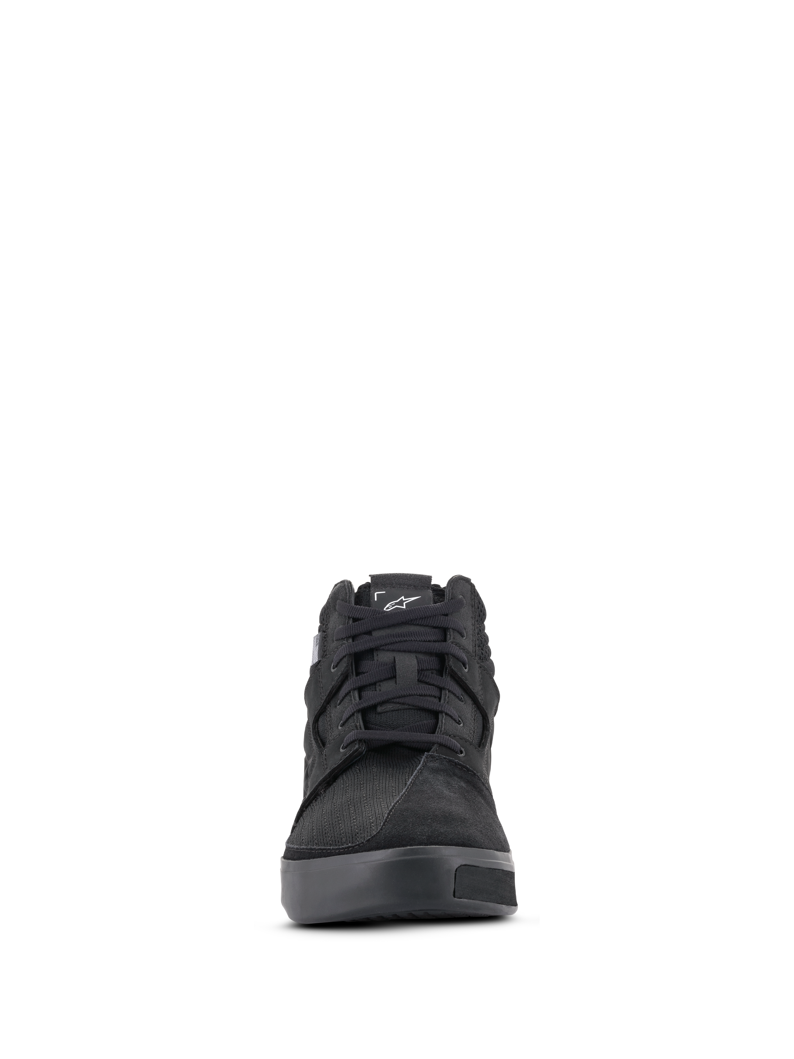 Alpinestars Primer Riding Shoes, Negro, vista frontal de calzado casual urbano para motocicleta con parte superior de ante y textil, cordones negros y logotipo Astar blanco en la lengüeta.