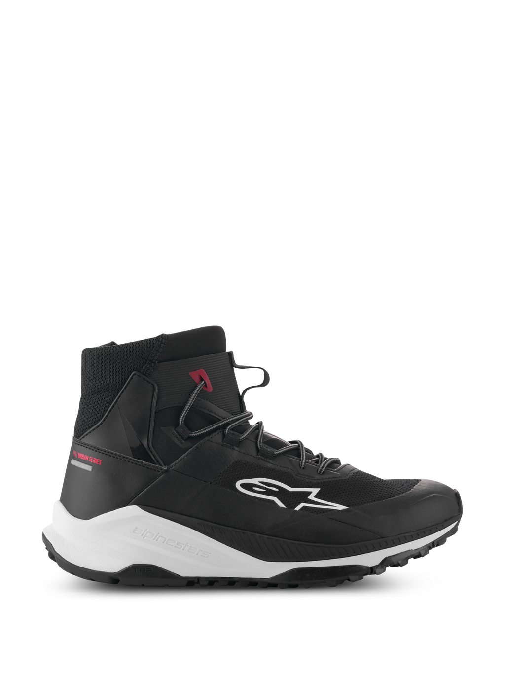 Alpinestars Speedforce XR Shoes, zapatillas de motociclismo de caña alta en negro y blanco, calzado de conducción urbana, perfil lateral con parte superior de malla textil, logotipo lateral blanco, entresuela blanca gruesa con marca Alpinestars y texto Urban Series en rojo en el talón