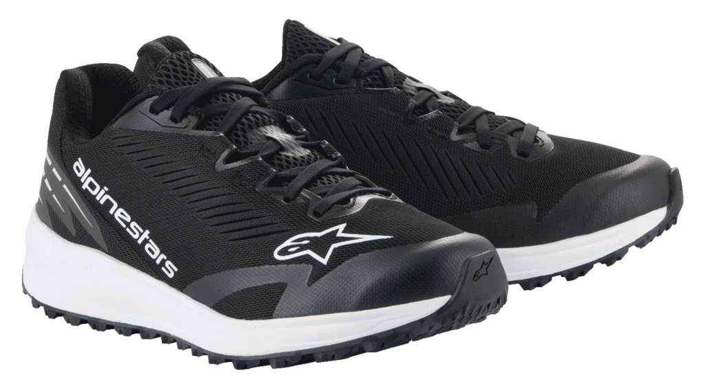 Alpinestars Meta Road V2 Shoes, calzado deportivo, negros y blancos, parte superior de malla transpirable con logotipos Alpinestars en blanco, entresuela blanca gruesa, diseño atlético para ropa de trabajo de equipos de carreras