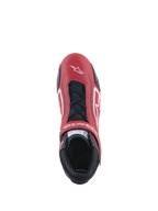 Alpinestars Tech-1 T V3 Shoes FIA, zapatos de automovilismo, rojos, negros y blancos, vista superior que muestra la parte superior de cuero de vaca rojo con cordones negros y correa ajustable, con logotipos blancos y un perfil delgado para conducción competitiva.