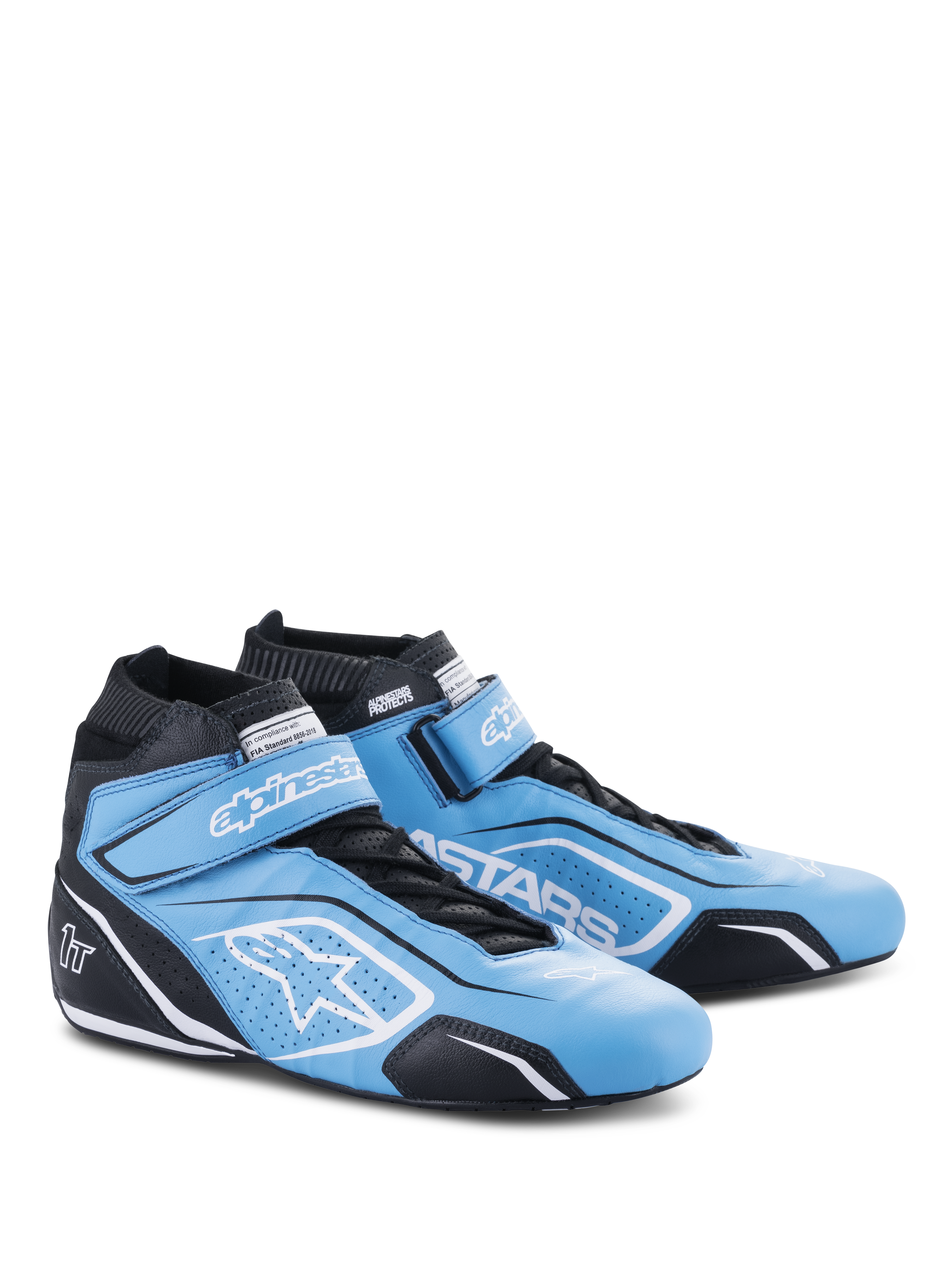 Alpinestars Tech-1 T V3 Shoes FIA, calzado para automovilismo, azul claro, negro y blanco, confección en cuero de vaca con correa de gancho y bucle y cierre de cordones, con la marca Alpinestars y el logotipo de la estrella blanca, calzado profesional de automovilismo