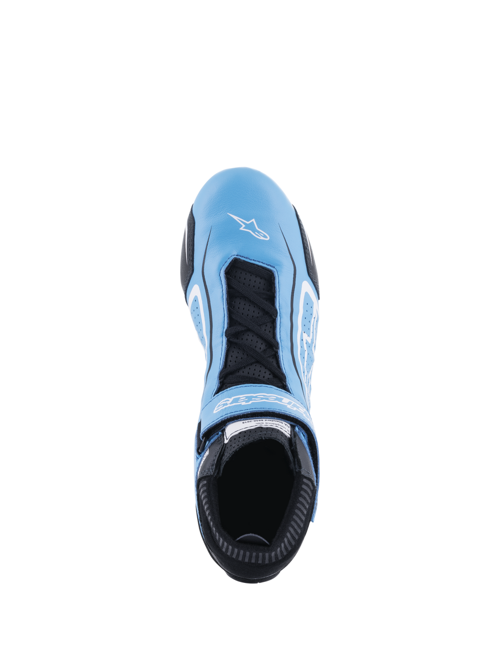 Zapatos Alpinestars Tech-1 T V3 FIA, calzado para automovilismo, azul claro, negro y blanco, vista superior que muestra la construcción íntegra en cuero de vaca, cordones negros con correa de gancho y bucle, logotipo de Alpinestars blanco en la puntera y lengüeta perforada para transpirabilidad