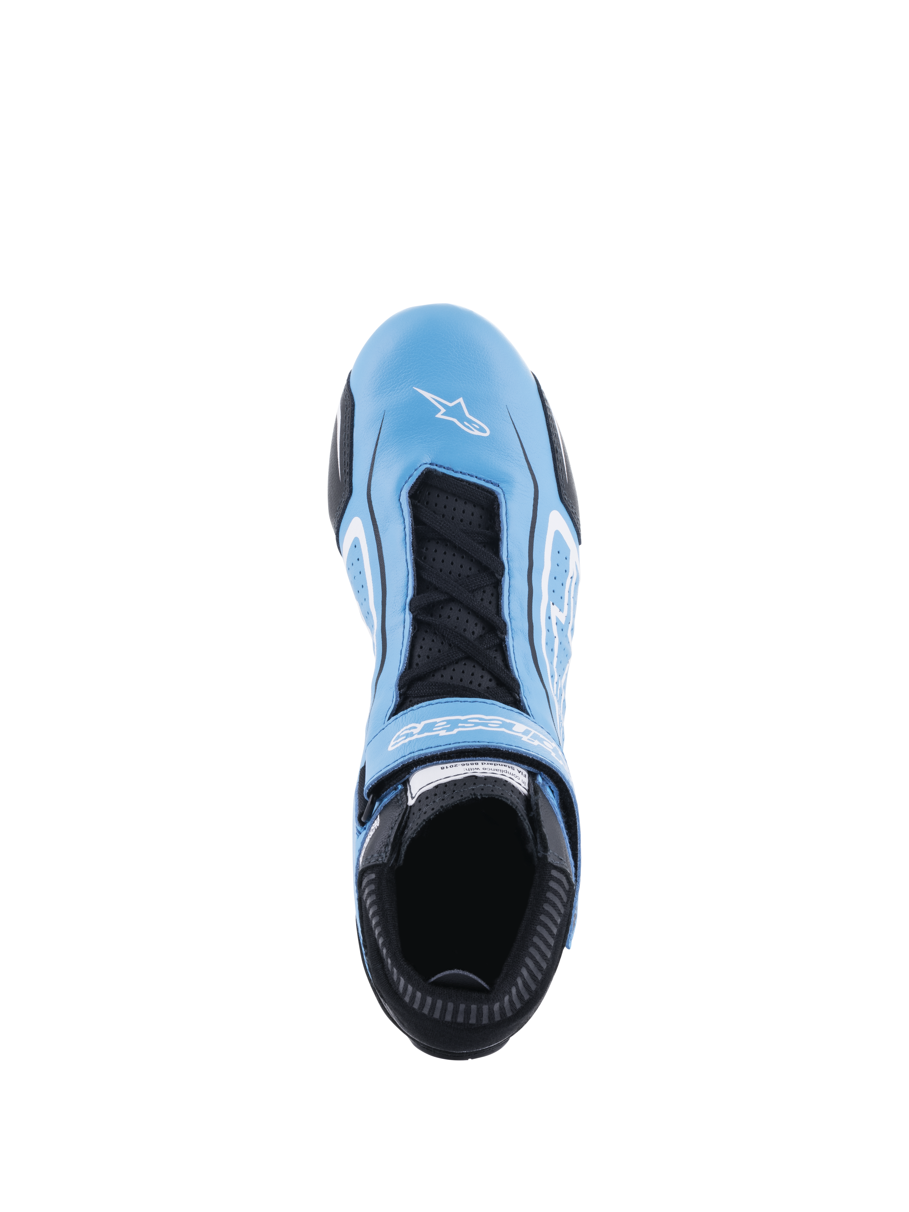 Zapatos Alpinestars Tech-1 T V3 FIA, calzado para automovilismo, azul claro, negro y blanco, vista superior que muestra la construcción íntegra en cuero de vaca, cordones negros con correa de gancho y bucle, logotipo de Alpinestars blanco en la puntera y lengüeta perforada para transpirabilidad