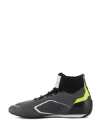 Zapatos Alpinestars Supertech - FIA/SFI, calzado para automovilismo, gris y negro con detalles en amarillo flúor, vista de perfil lateral, con parte superior de aramida tejida y copa del talón de fibra de carbono, calzado profesional para deportes de motor