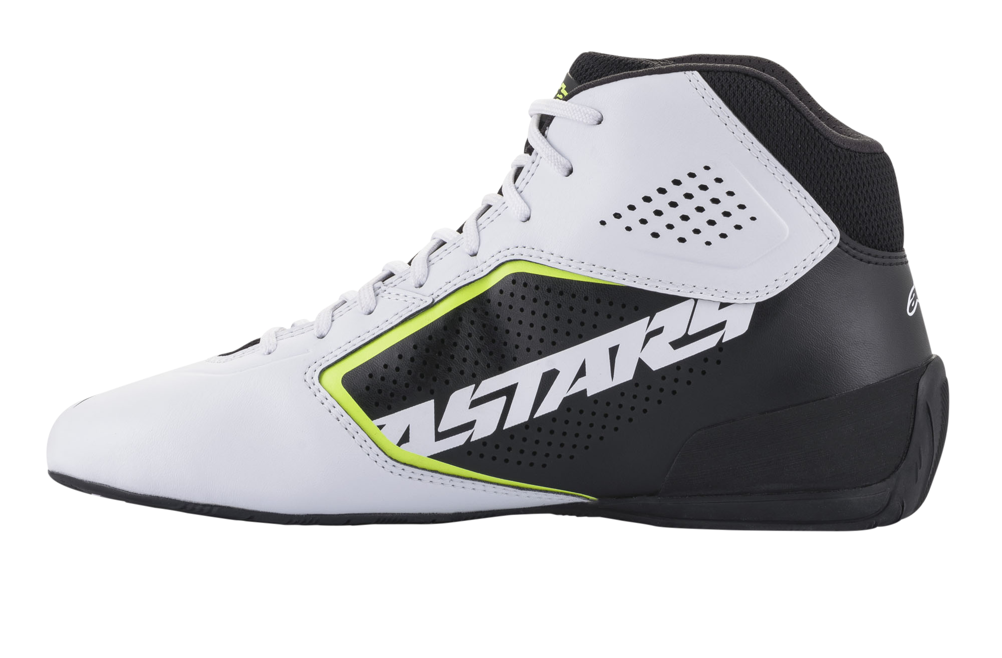 Zapatillas Alpinestars Tech-1 K Start V2, zapatillas de karting, blanco, negro y amarillo flúor, vista lateral con una parte superior de microfibra blanca perforada, panel lateral negro con el logotipo ASTARS destacado, detalles en amarillo neón y suela negra estilizada.