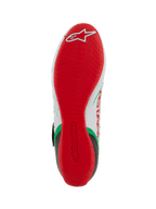 Zapatillas de karting Alpinestars Tech-1 KX V3, vista de la suela, suela exterior de goma fina en rojo brillante con patrón de agarre texturizado, logotipo blanco de Alpinestars en el talón, combinación de colores blanco, verde y rojo