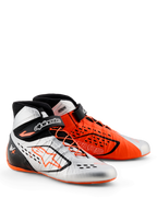 Zapatillas Alpinestars Tech-1 KX V3 - FIA, zapatillas de karting, negro, plateado y naranja flúor, diseño de colores asimétricos con una zapatilla plateada y otra naranja, con cordones asimétricos y correas ajustables en el tobillo, construcción ligera y estilizada para rendimiento en competición