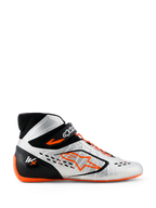 Zapatos Alpinestars Tech-1 KX V3, zapatos de karting, plateado, negro y naranja flúor, vista de perfil con construcción termosoldada sin costuras, cordones asimétricos naranjas, llamativo logo Astar naranja en el lateral y suela de goma fina naranja flúor