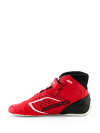 Zapatos Alpinestars Tech-1 KX V3, zapatos de karting FIA, rojo y negro, vista de perfil lateral, con construcción termo-soldada sin costuras, perforaciones cortadas con láser, logotipo ASTARS en negro y diseño de competición ligero