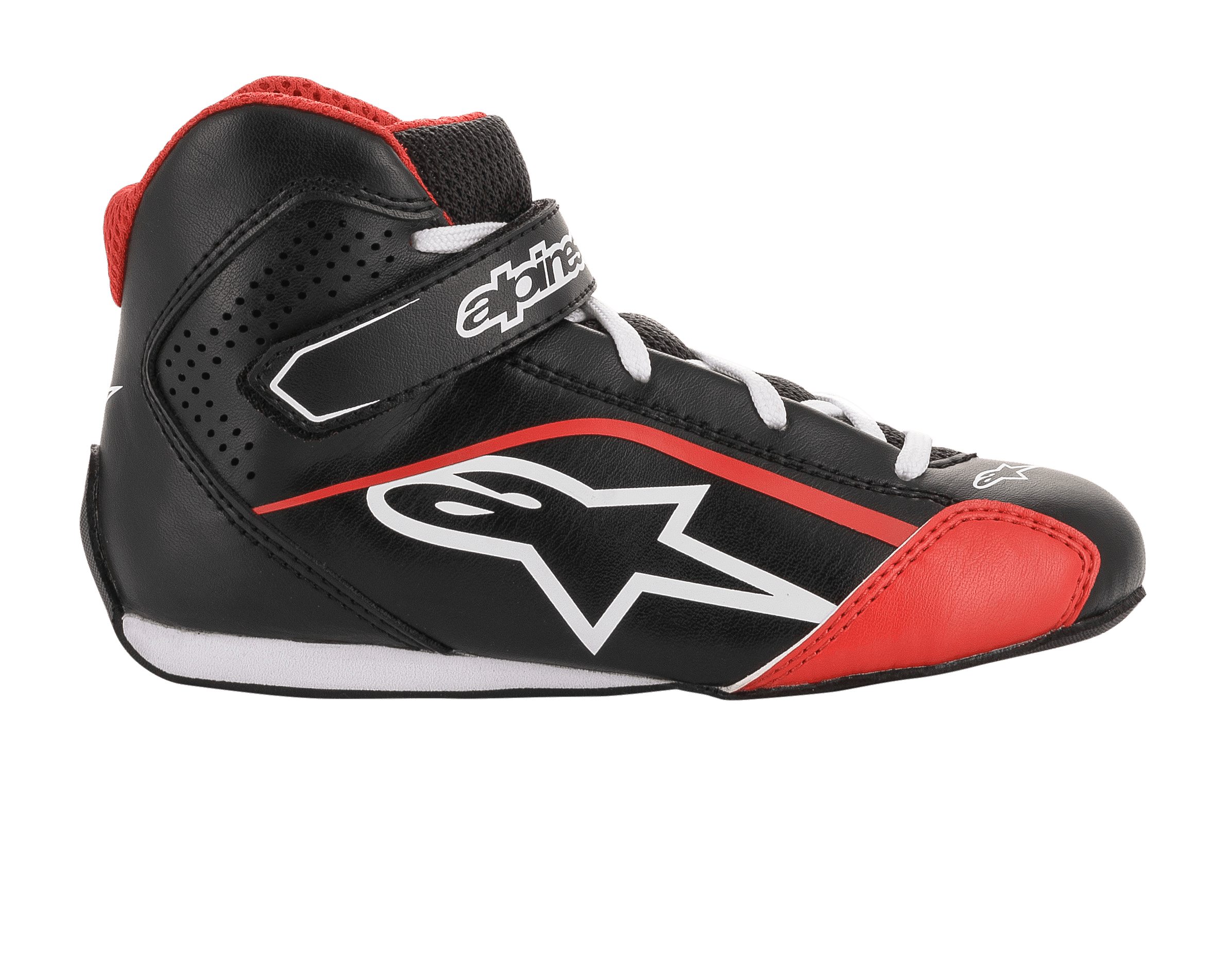 Alpinestars Youth Tech-1 K Shoes, zapatos de karting juveniles, negro, blanco y rojo, perfil lateral con construcción de microfibra, logotipo de Alpinestars en blanco, correa de tobillo con cierre de velcro y paneles laterales perforados para ventilación.