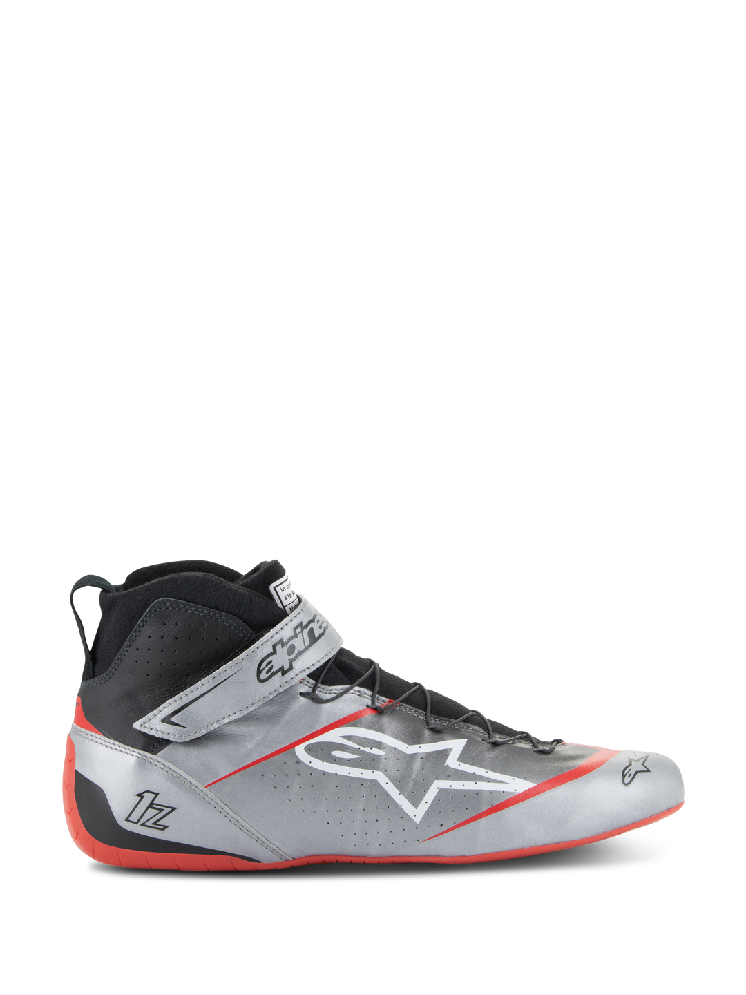 Alpinestars Tech-1 Z V3, zapatos de carreras FIA, plateado oscuro con detalles en negro y rojo, diseño de caña alta con logo de estrella blanca, suela roja, cuero perforado para ventilación y cierre de correa de velcro