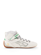 Alpinestars Tech-1 Z V3 Shoes FIA, zapatillas de karting y automovilismo, blancas con acentos en verde y color goma, vista lateral con logotipo plateado de Alpinestars, parte superior de cuero perforado, silueta de caña alta con cordones rápidos, diseño profesional de automovilismo