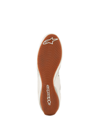 Zapatillas Alpinestars Tech-1 Z V3 FIA, calzado de automovilismo, blanco, verde, goma y plata, vista inferior de la suela de goma texturizada, patrón de dibujo asimétrico con logotipos de Alpinestars en blanco en la puntera y el talón