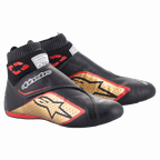Alpinestars Supermono V2 Shoes FIA, zapatos de automovilismo, negro, dorado y rojo, construcción de cuero ultraligero con logotipo de estrella dorada y bordes rojos, cuello elástico tipo calcetín y cierre de correa de gancho y bucle