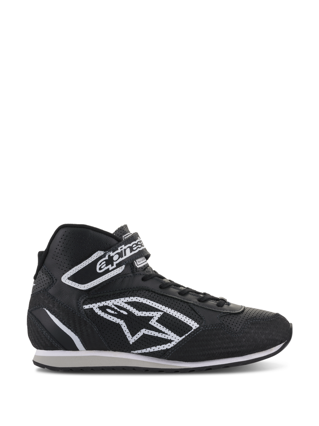 Alpinestars Radar Shoes, calzado profesional para equipos de boxes de automovilismo, negro y blanco, parte superior de cuero perforado con logotipo de estrella blanca, diseño de caña alta con correa de velcro y cordones, estilo duradero inspirado en el motor