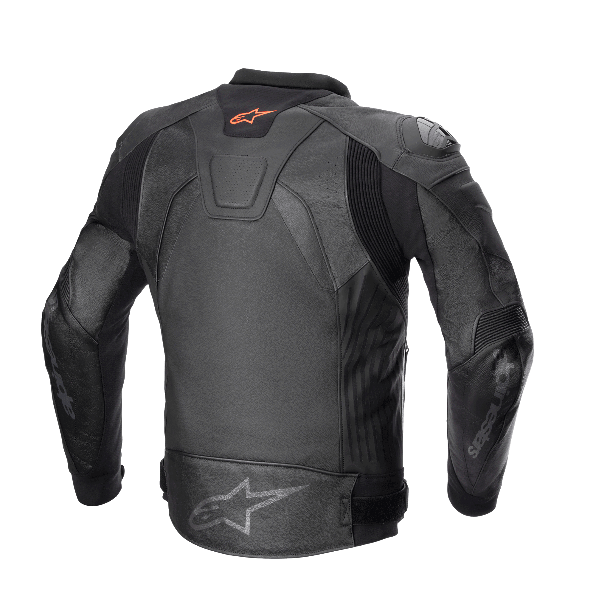 Chaqueta de cuero Alpinestars GP Plus V4, chaqueta de moto deportiva, Negro/Negro, vista trasera con logotipo Astar rojo en el cuello y logotipo Astar gris en la parte baja de la espalda, confeccionada en cuero bovino con paneles elásticos A-CS™ Plus