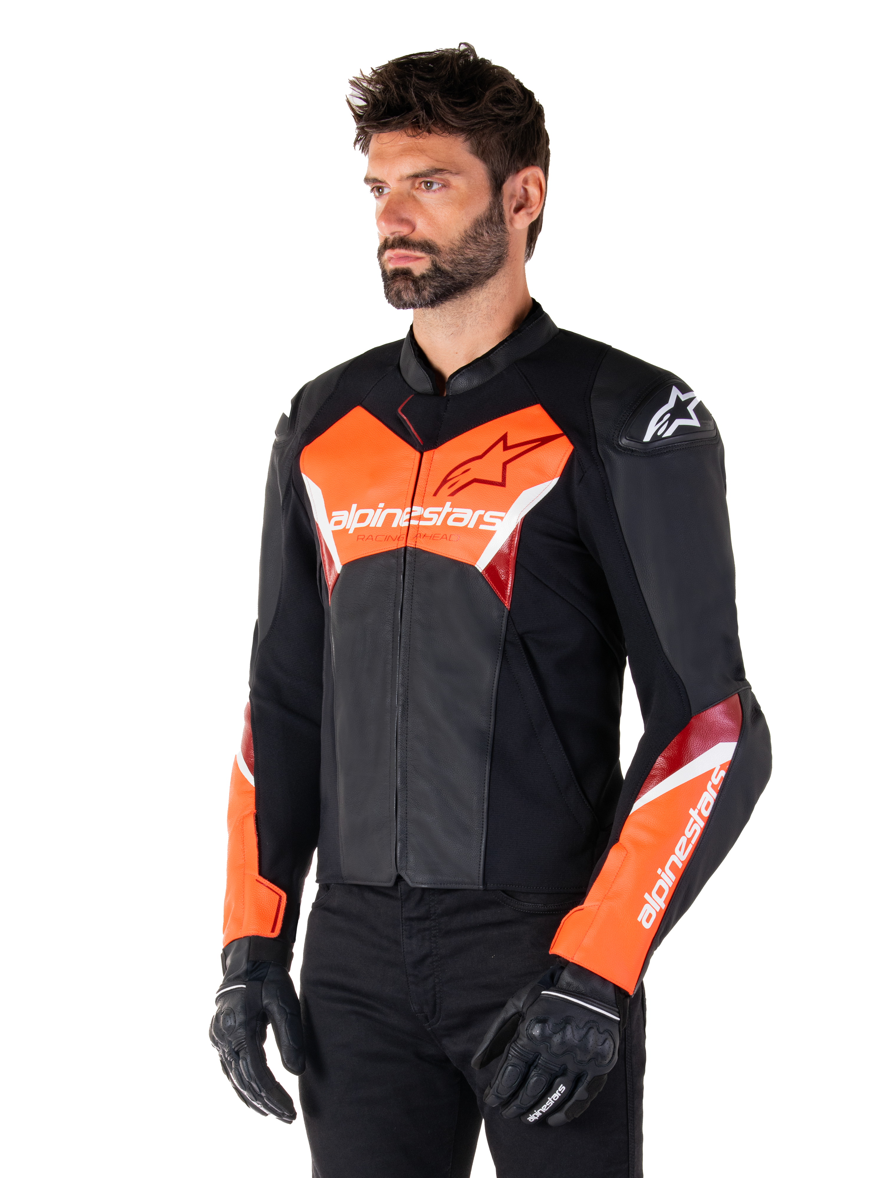 Chaqueta de cuero Alpinestars Faster V3, negro y rojo flúor, chaqueta de conducción deportiva premium con detalles blancos y rojos, logotipos de Alpinestars en el pecho y las mangas, combinada con guantes y pantalones de moto negros