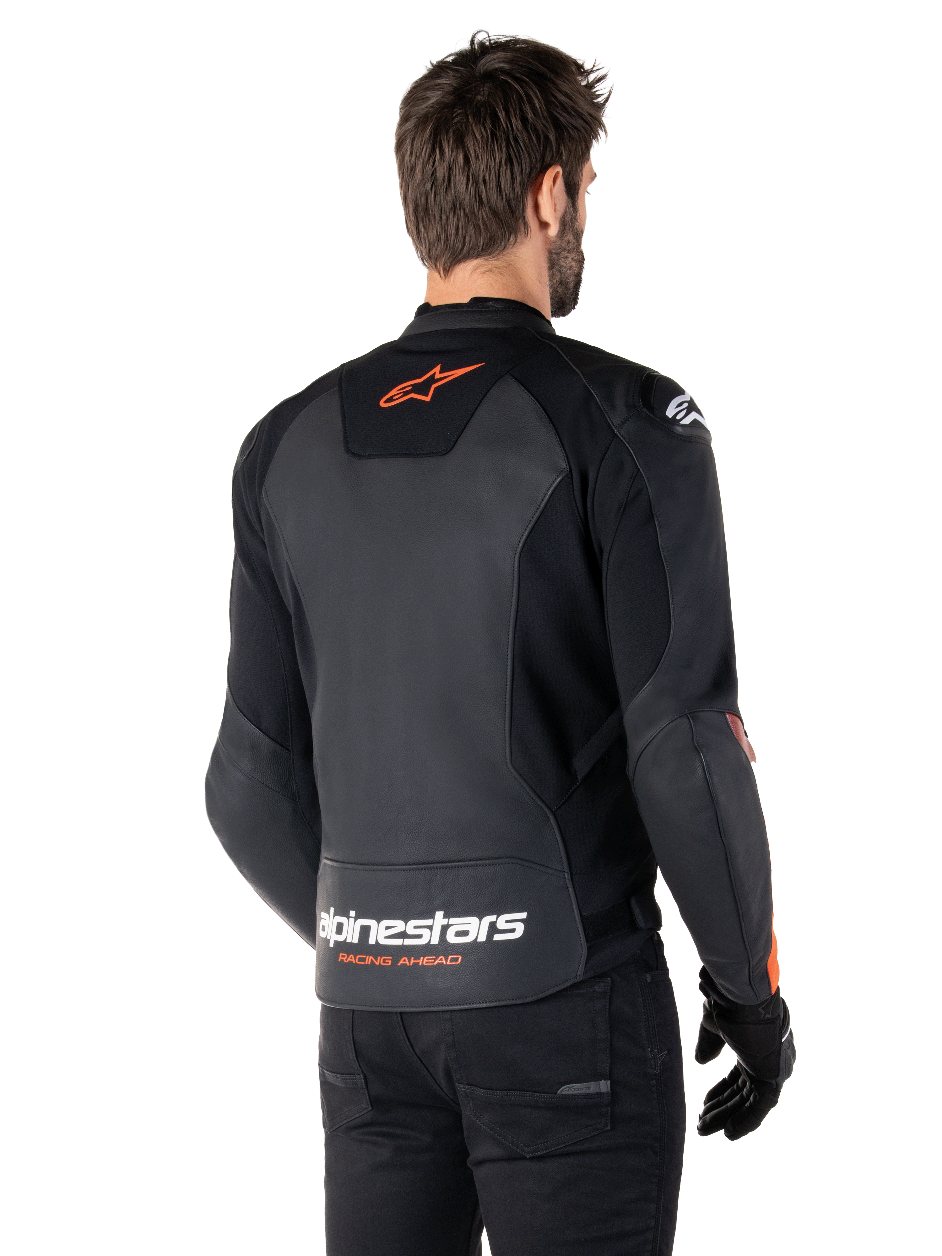 Alpinestars Faster V3 Leather Jacket, chaqueta deportiva de moto, negro y rojo flúor, con confección en cuero premium, paneles elásticos HRSF y protectores de hombro DFS GP Lite, diseño refinado derivado de la competición con detalles técnicos.