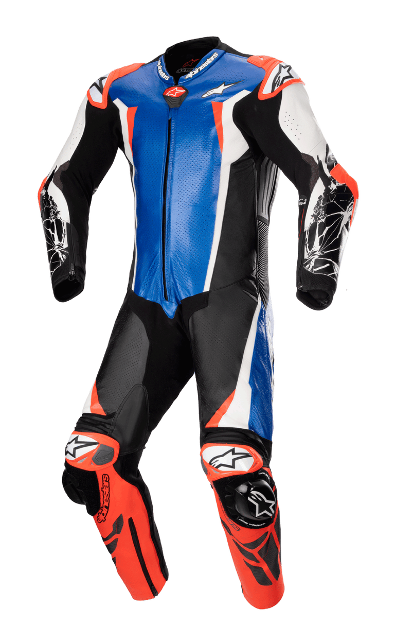 Alpinestars Racing Absolute V2, mono de cuero de una pieza, azul metálico, negro, blanco y rojo flúor, traje de competición profesional con construcción en piel de canguro, deslizadores externos GP DFS en hombros y rodillas, y paneles perforados para rendimiento en pista.