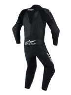Traje de cuero de 2 piezas Alpinestars GP Force V2, mono de moto, negro, vista trasera con joroba aerodinámica y paneles de cuero perforado, logotipos de Alpinestars y Tech-Air Ready en la parte inferior de la espalda, diseñado para conducción en pista de alto rendimiento