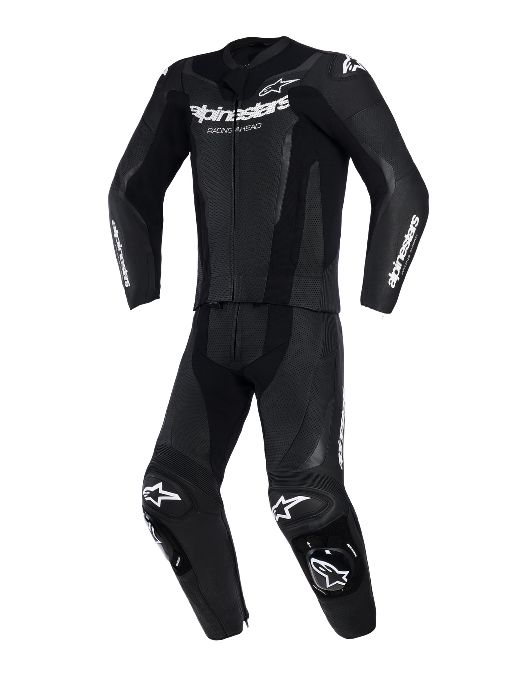 Traje de cuero de 2 piezas Alpinestars GP Force V2, negro, vista frontal, paneles de cuero perforado, logotipos de Alpinestars en blanco en el pecho y las mangas, deslizadores de rodilla integrados, equipamiento de alto rendimiento para pista y conducción deportiva