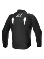 Chaqueta impermeable Alpinestars T-SP 1 V2, vista trasera, negro y blanco, logo Alpinestars blanco en la parte superior de la espalda, chaqueta de moto textil con detalles angulares blancos, silueta deportiva