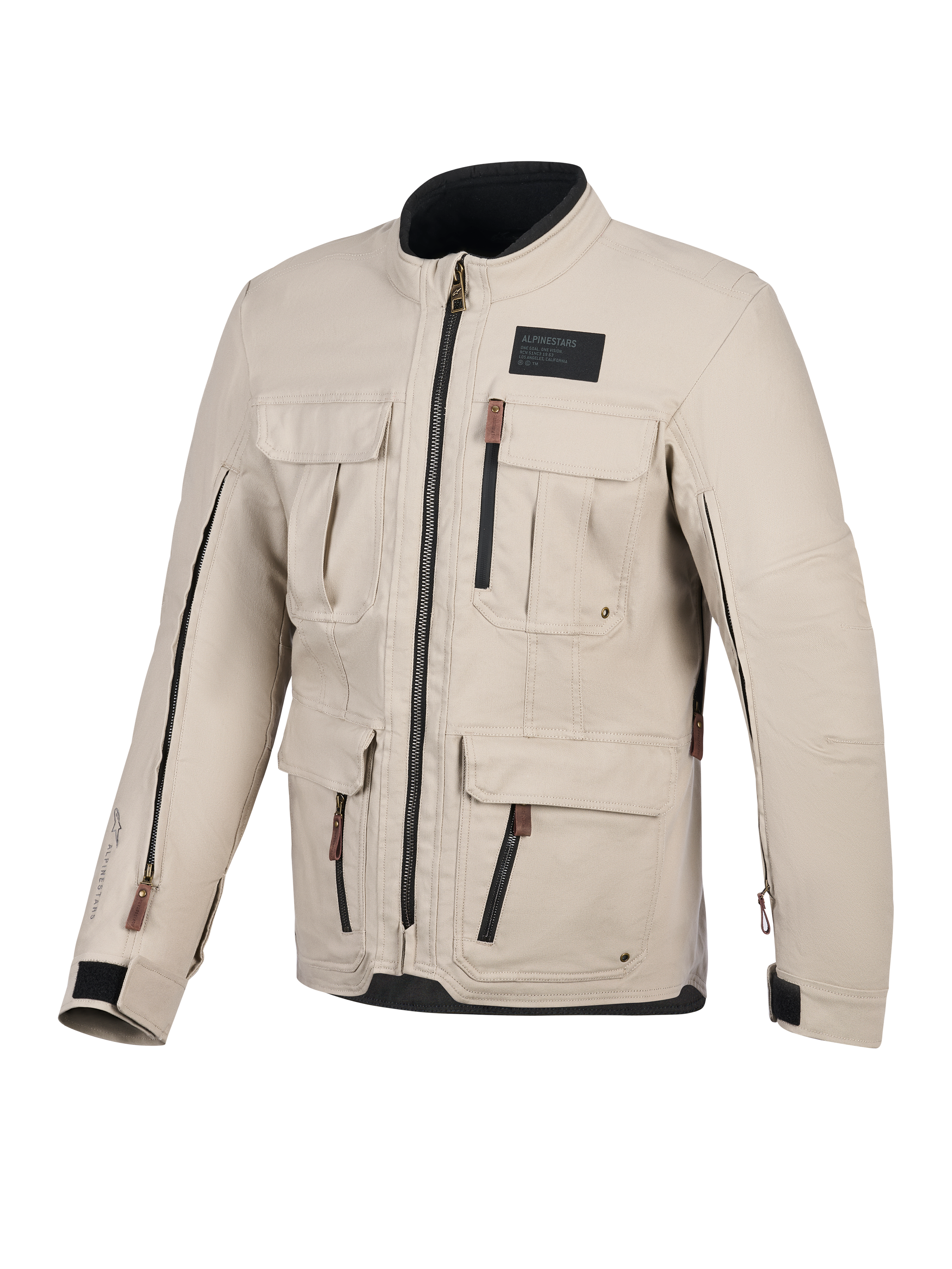 Chaqueta Alpinestars Borrego Drystar®, chaqueta de moto, Gris Cálido, vista frontal con múltiples bolsillos cargo, cremalleras negras con tiradores marrones, textura de lona encerada y un parche negro con la marca en el pecho.