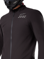 Alpinestars AMT-8 Stretch Drystar® XF Jacket Liner, capa elástica negra impermeable y cortavientos, prenda técnica compactable para motociclismo de aventura