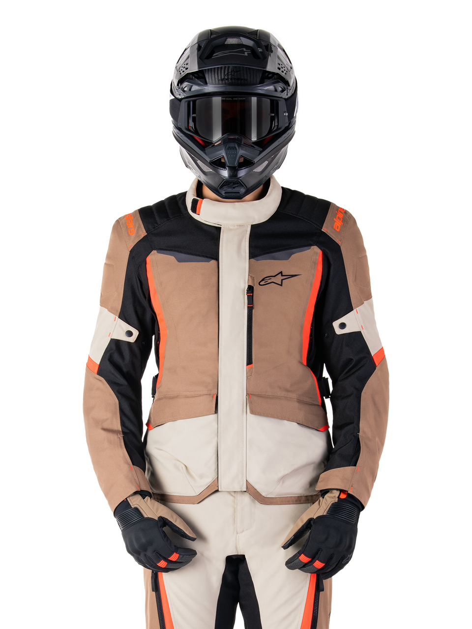 Alpinestars ST-1 Waterproof Jacket, chaqueta de moto impermeable para turismo, beige con detalles negros y naranjas, diseño moderno con protección premium, vista completa del conjunto de motociclismo