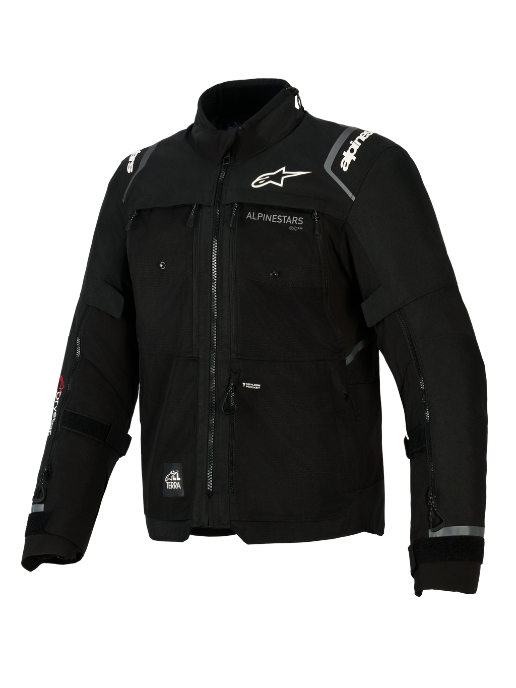 Chaqueta Alpinestars Cusco Drystar®, chaqueta de moto negra para adventure touring, cuenta con construcción textil técnica con múltiples cremalleras de ventilación, logotipo blanco de Alpinestars en el pecho y los hombros, distintivos de All Terra y detalles reflectantes