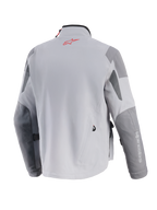 Alpinestars Maxdura Drystar®XF Laminated Armored Shell, chaqueta de motociclismo de aventura, gris medio y gris oscuro, vista trasera con el logotipo rojo de Alpinestars en el cuello, paneles reforzados en gris oscuro en codos y hombros, y construcción textil profesional.