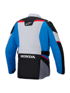 Chaqueta impermeable Alpinestars Honda ST-1, vista trasera, azul y gris claro con paneles negros y detalles en rojo, presenta el logotipo HONDA en blanco de gran tamaño en el bolsillo de carga de la parte inferior de la espalda, chaqueta textil de estilo adventure touring.