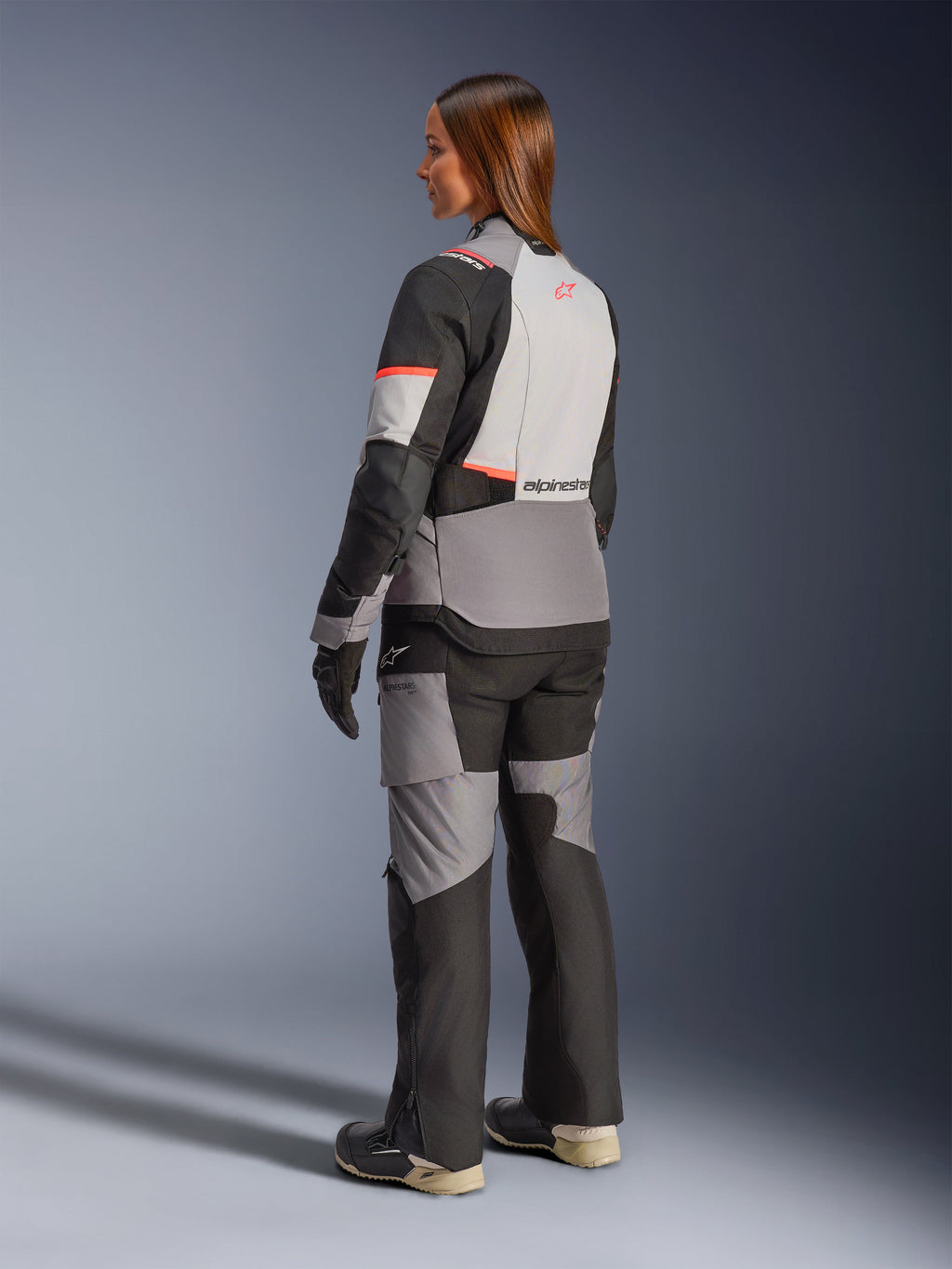 Alpinestars Stella Andes V4 Drystar, chaqueta de moto para mujer, gris y negra con coral, impermeable, vista trasera