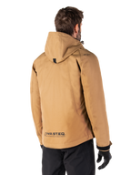 Parka impermeable Alpinestars Morush, chaqueta de moto, color marrón Utility, vista trasera que muestra la capucha y el logotipo reflectante MO.ST.EQ., diseño inspirado en el estilo urbano con utilidad moderna para motociclistas