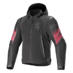 Alpinestars Zaca Air Venom WP Jacket, chaqueta de moto textil, negra y rojo brillante, gráficos degradados rojos en las mangas, logotipo vertical ASTARS en el pecho, diseño con capucha y construcción de malla para ventilación, equipamiento de conducción deportiva