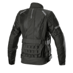 Alpinestars Stella Crosshill WP Air Jacket para mujer, chaqueta touring de motociclismo, negra, vista posterior que muestra amplios paneles de malla para el flujo de aire, correas modulares PALS de inspiración militar en la parte inferior de la espalda y correas de ajuste de volumen en la cintura y los brazos.