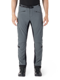 Alpinestars Alden Pants, pantalones técnicos de conducción para moto, gris urbano con paneles negros, vista frontal con bolsillos con cremallera y cinturón magnético integrado, diseño softshell de ajuste entallado para desplazamientos urbanos