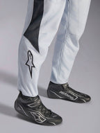 Alpinestars GP Pro Comp V2 FIA, traje de carreras para hombre, gris y negro, con logo de estrella y botas de competición